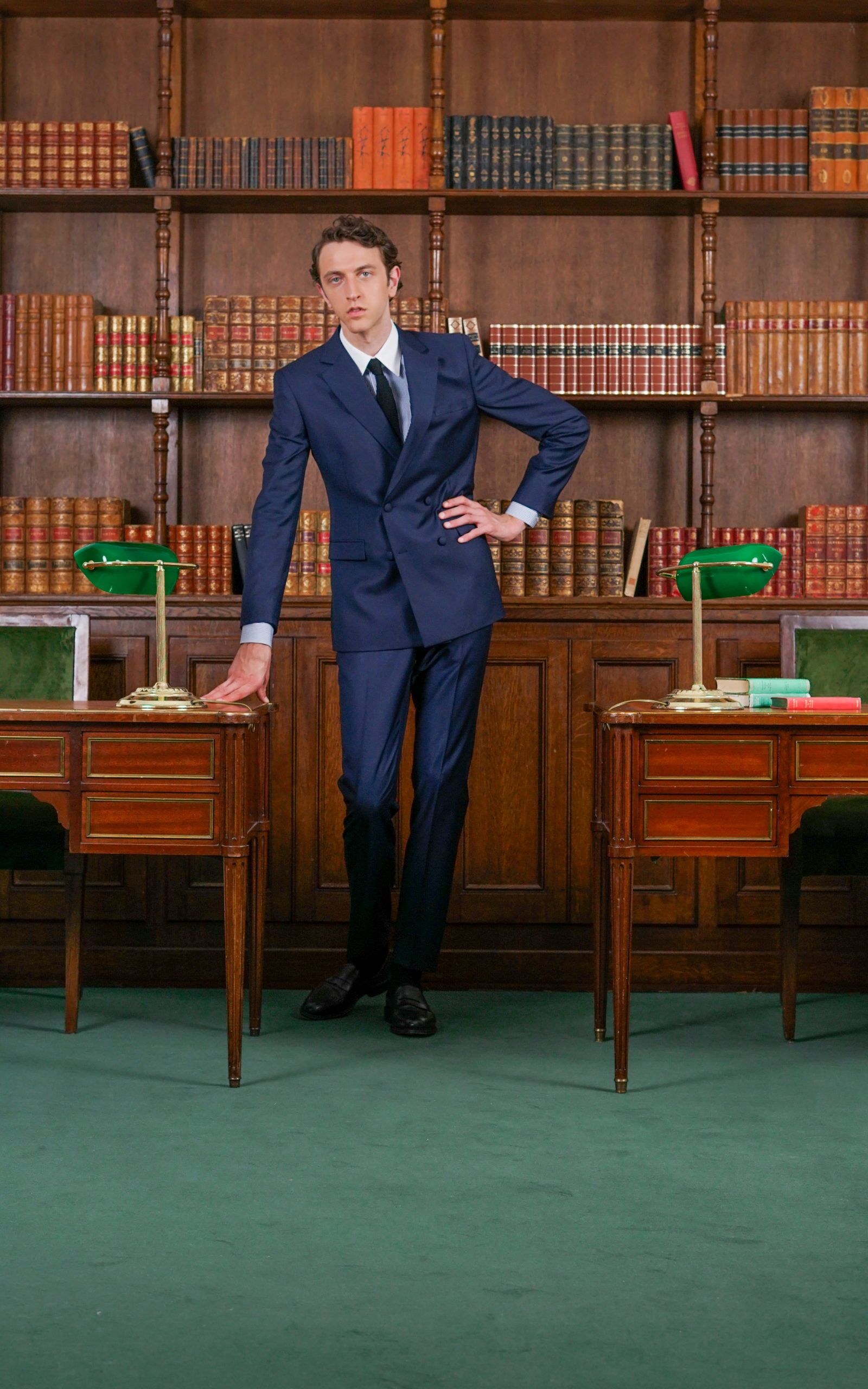 Costume Croisé Sur-Mesure Bleu Marine - Collection 4 | Rives Paris ©