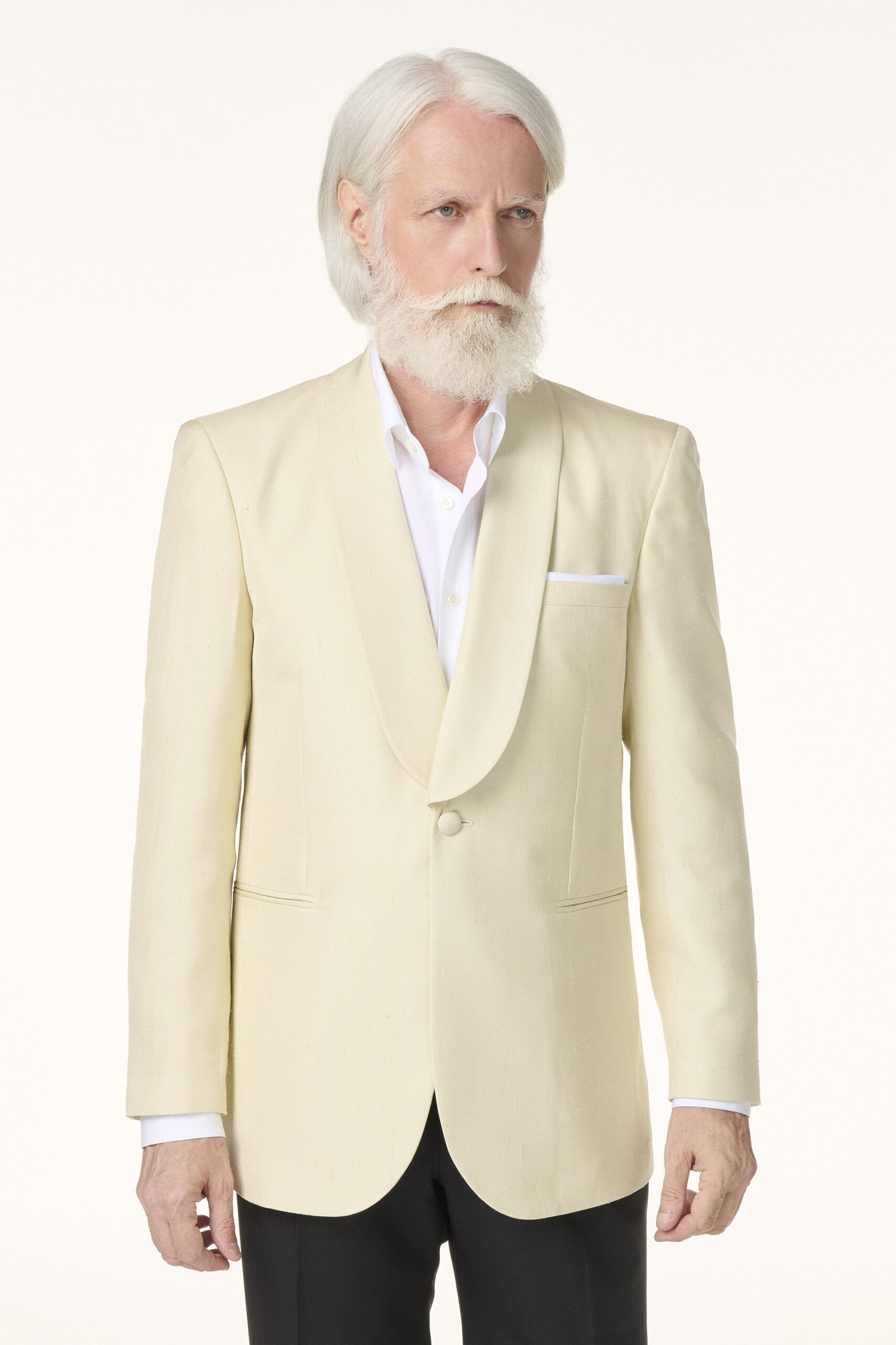 Tailor-made jacket from Tuxedo in Off-White Silk Shantung | Rives Paris ©.