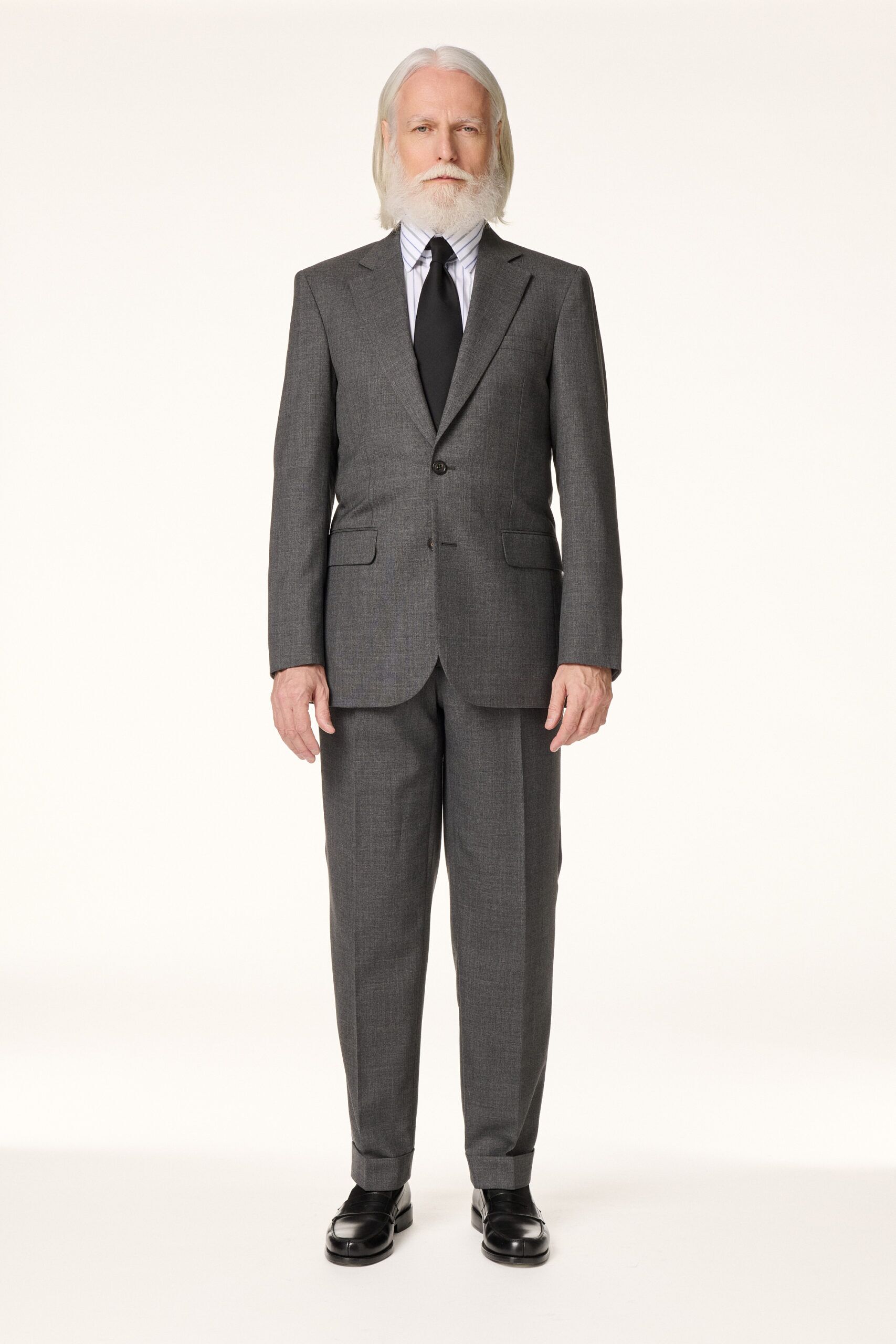 Costume gris moyen